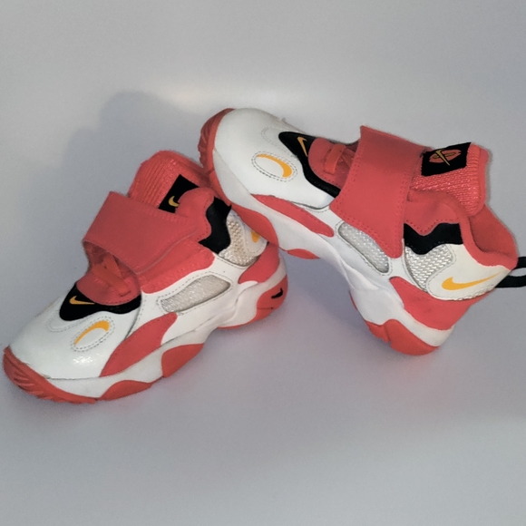 Girls Nike Airs 11c - Picture 2 of 2